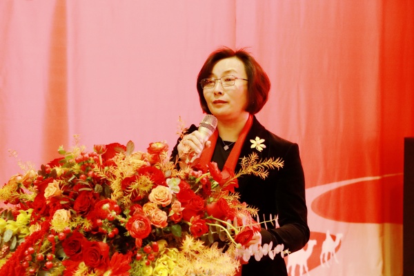 坚韧铸就梦想，开启璀璨新篇|昆明爱维艾夫医院2025年迎新晚宴圆满举办